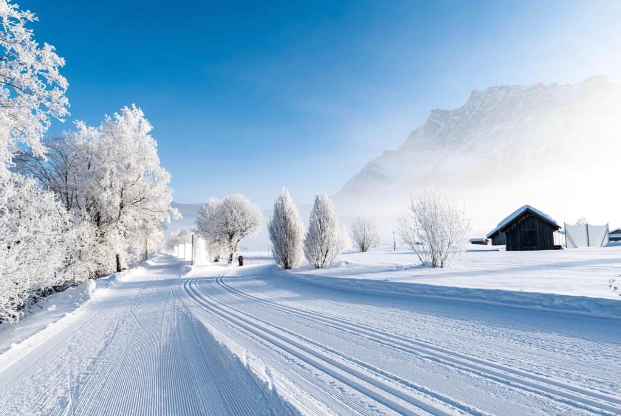 Das Halali - Dein Kleines Hotel An Der Zugspitze Ehrwald Exteriör bild