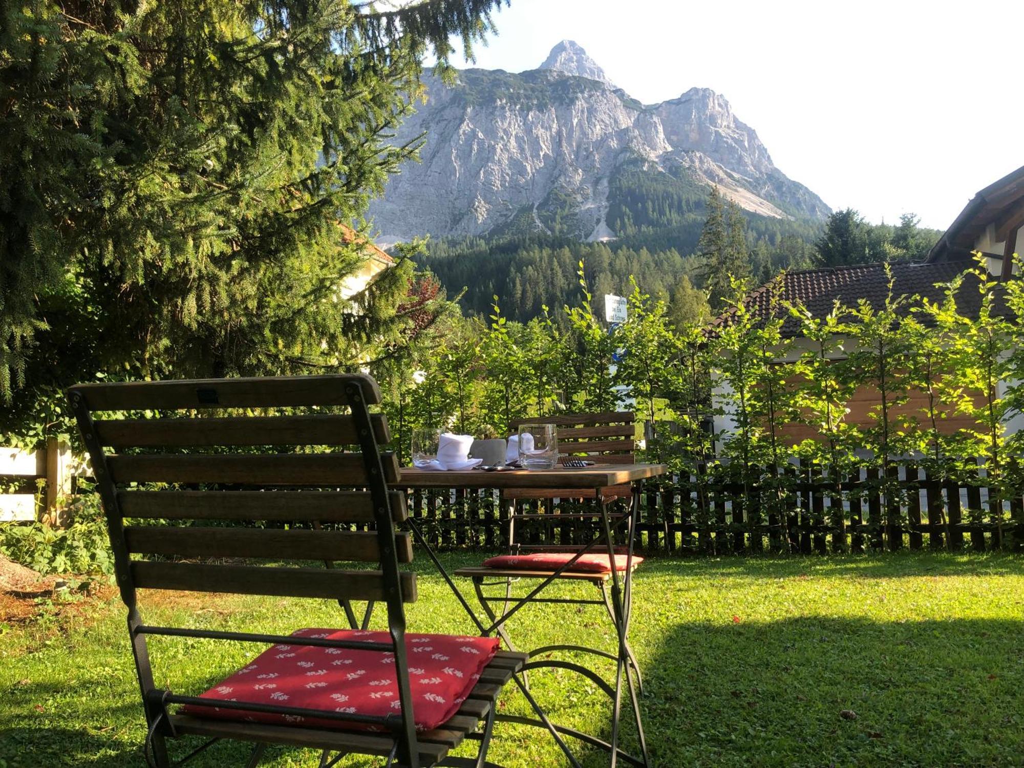 Das Halali - Dein Kleines Hotel An Der Zugspitze Ehrwald Exteriör bild